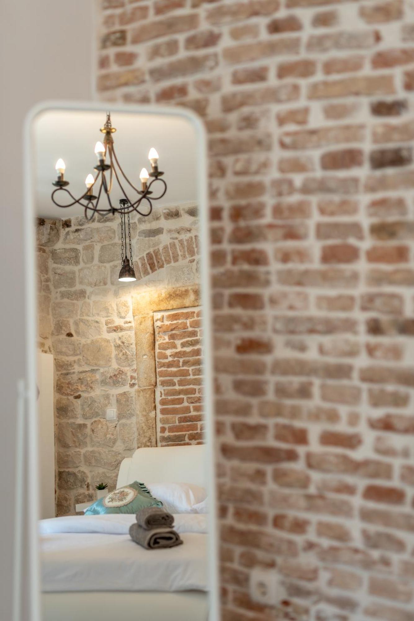 Studios Kadena Trogir - 18Th Century Stone House Екстериор снимка